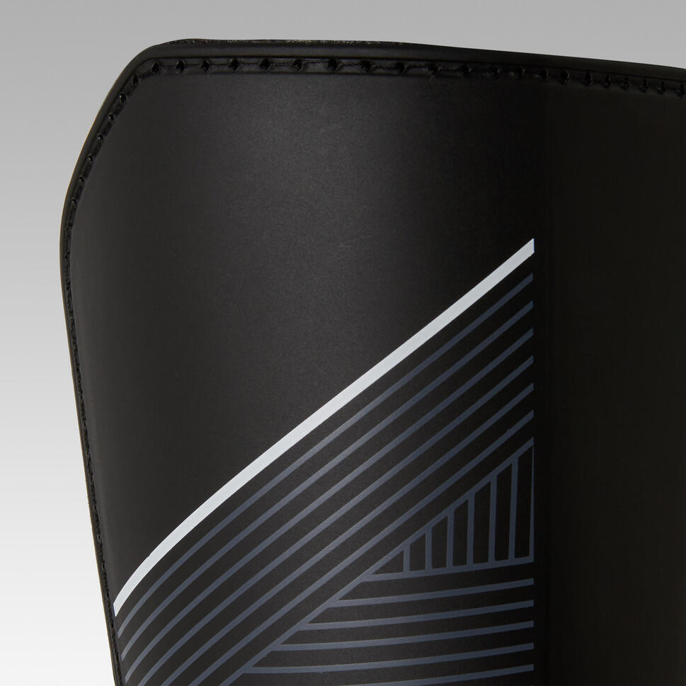 Scheenbeschermers voor voetbal ESSENTIAL 140 zwart